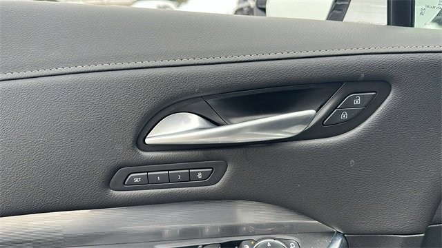 Used 2024 Cadillac XT4 Premium Luxury image 14