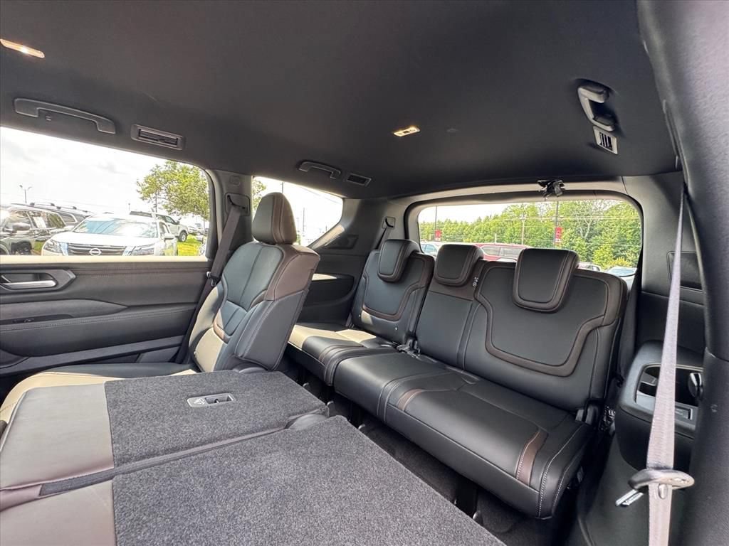 Certified 2025 Nissan Armada SL AWD/4WD image 14