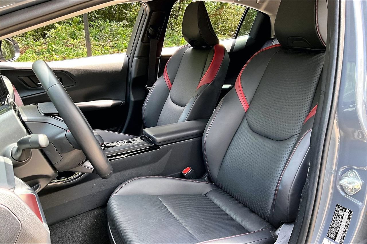 Used 2024 Toyota Prius Prime FWD image 18