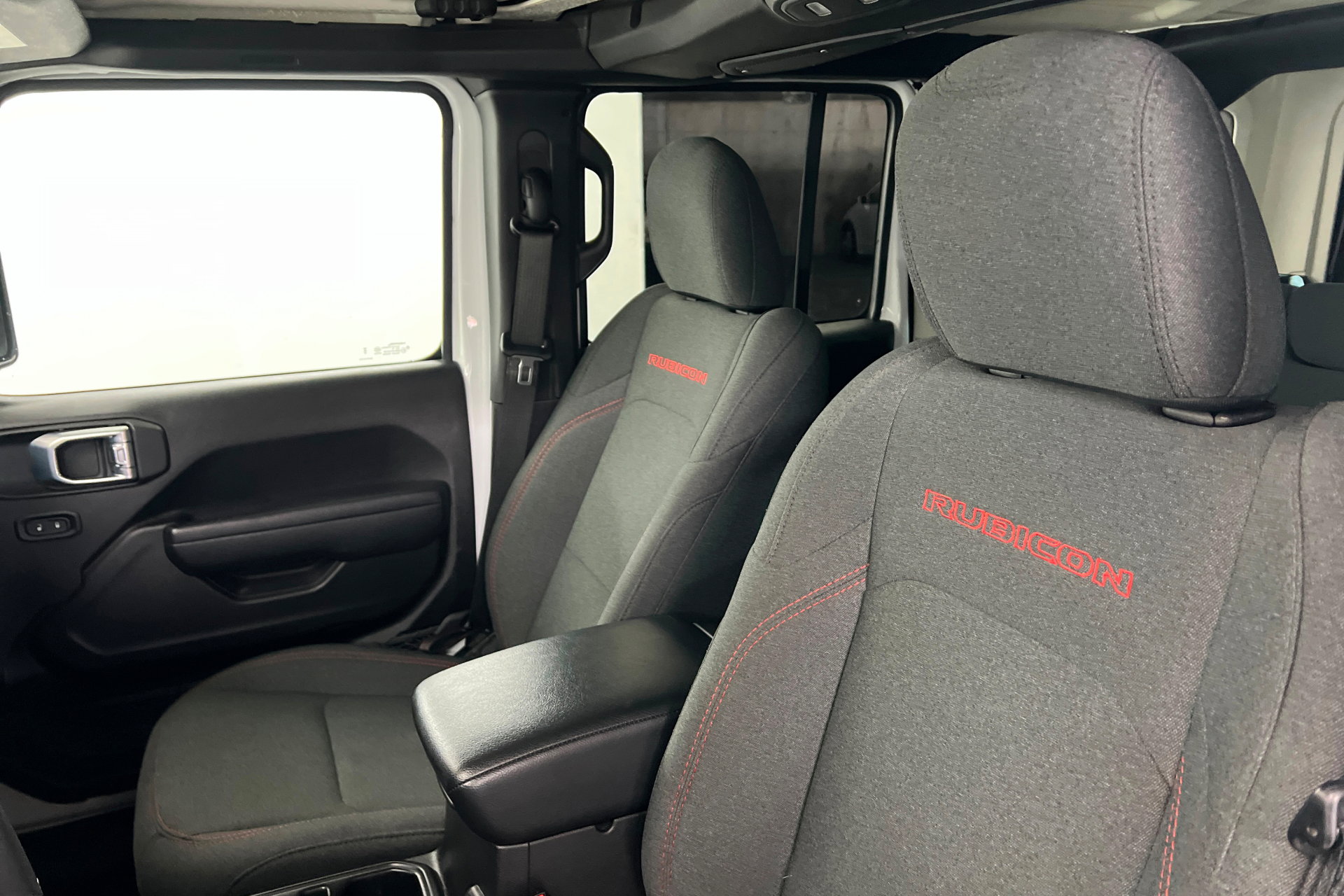 Used 2025 Jeep Wrangler Unlimited Rubicon image 16