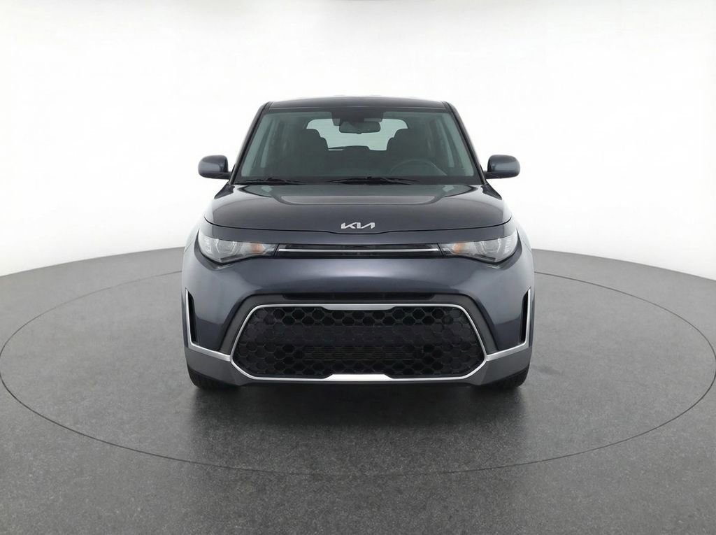 Used 2025 Kia Soul LX image 11