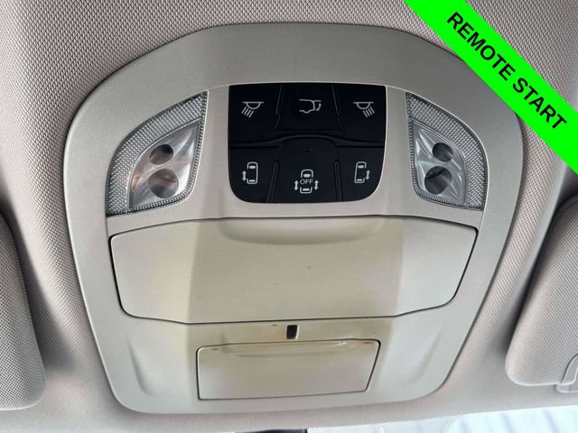 Used 2023 Chrysler Pacifica Touring-L FWD image 21