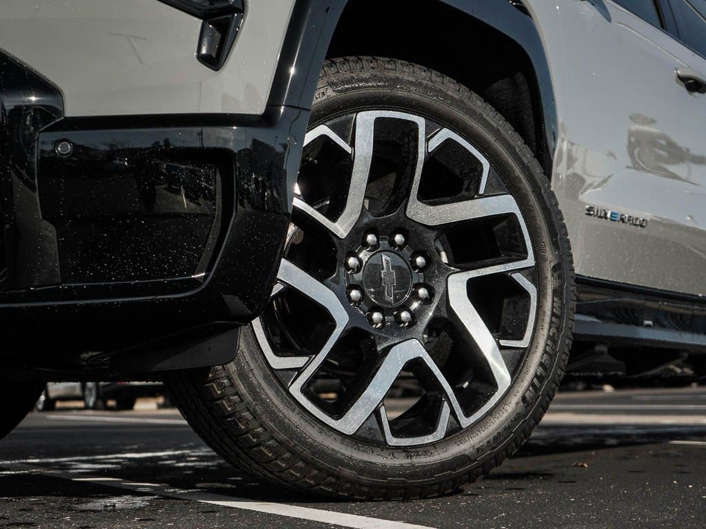 New 2025 Chevrolet Silverado EV RST image 6