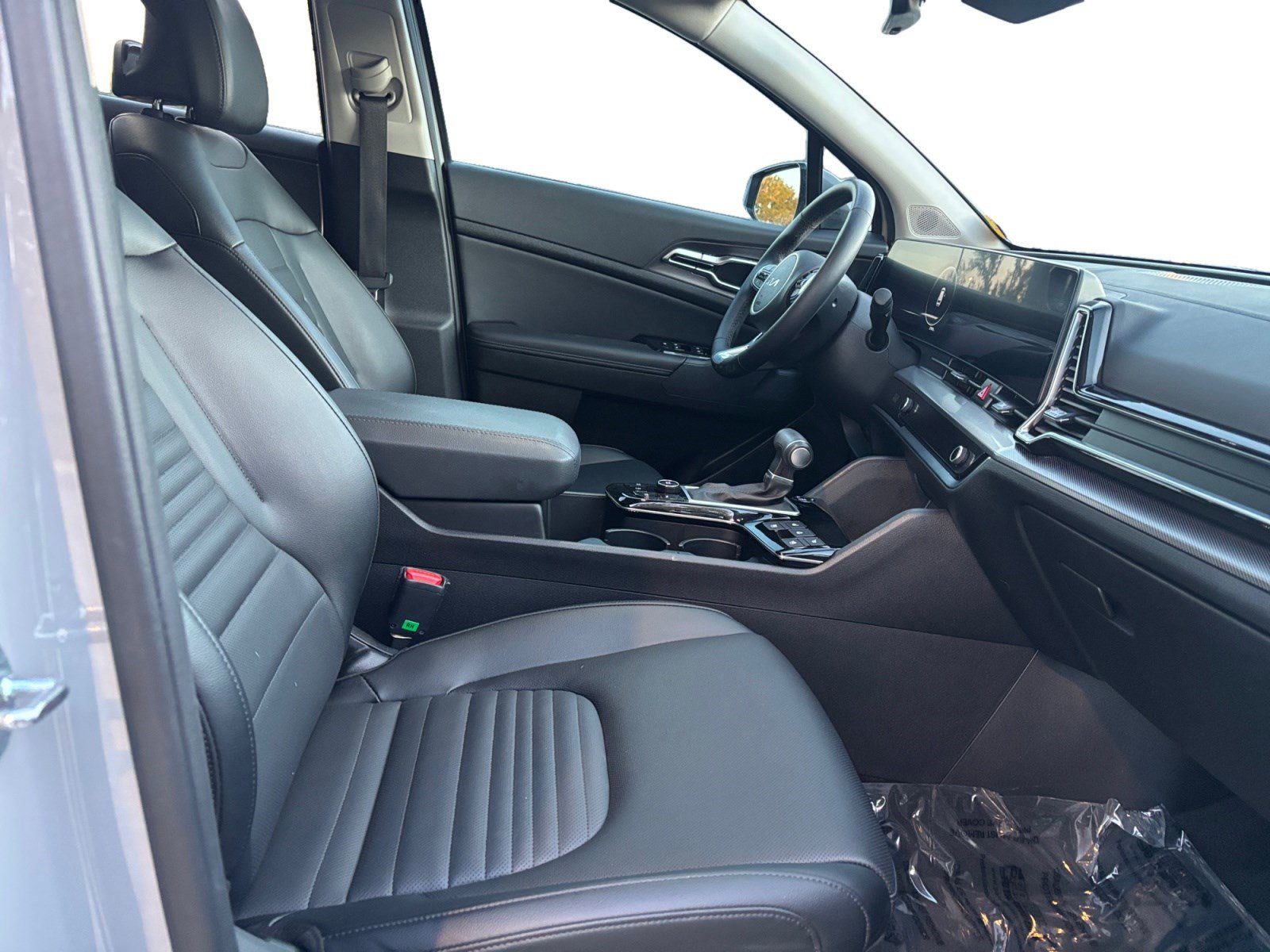 Used 2024 Kia Sportage SX image 15