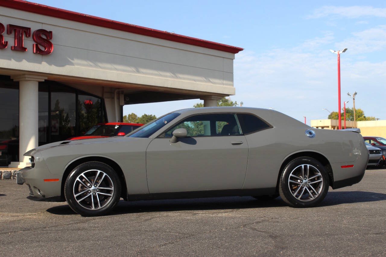 Used 2019 Dodge Challenger SXT AWD/4WD image 6