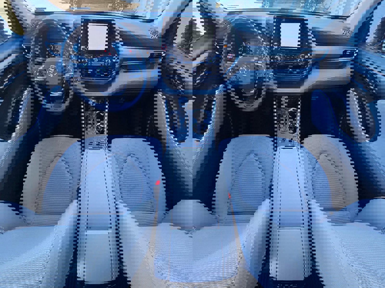 Used 2023 Toyota Highlander L image 53