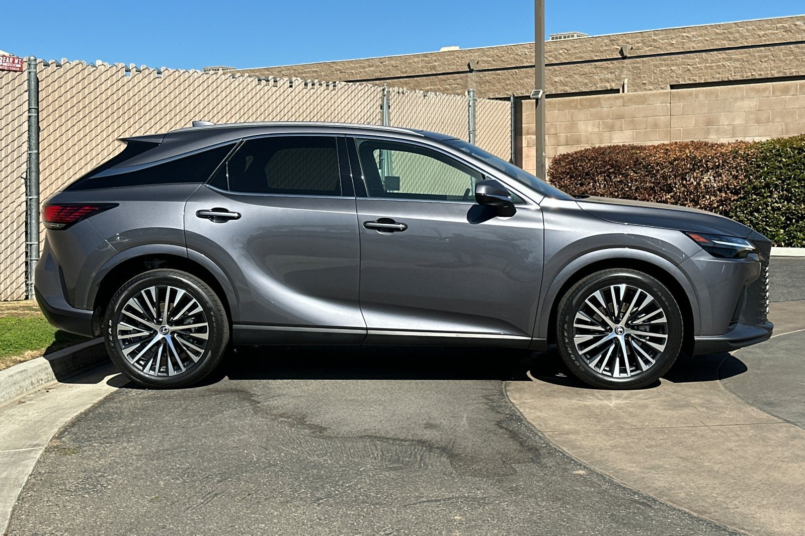 Certified 2023 Lexus RX 350 w/ Cold Area Package AWD/4WD image 3