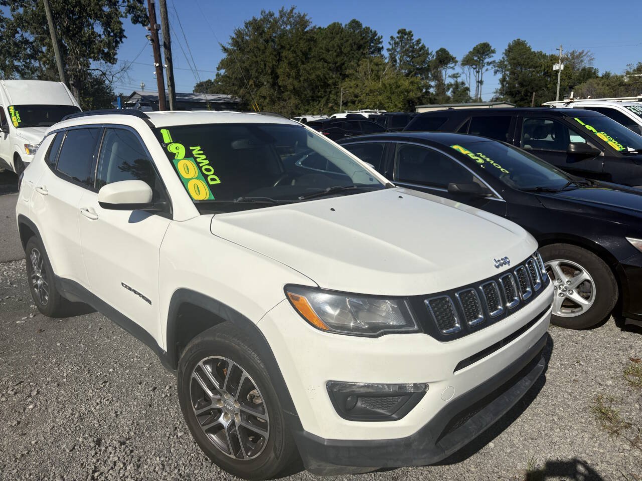 Used 2018 Jeep Compass Latitude FWD image 3