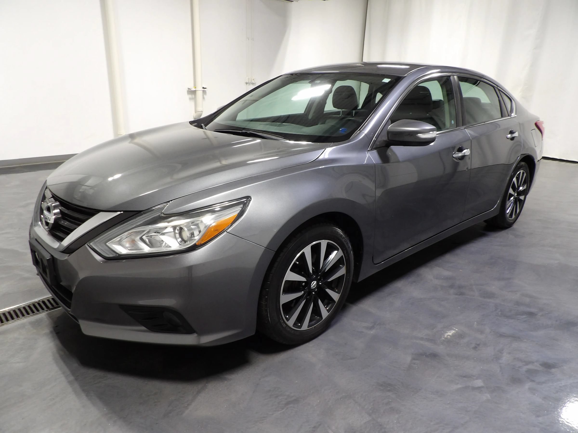 Used 2018 Nissan Altima 2.5 SL FWD image 3