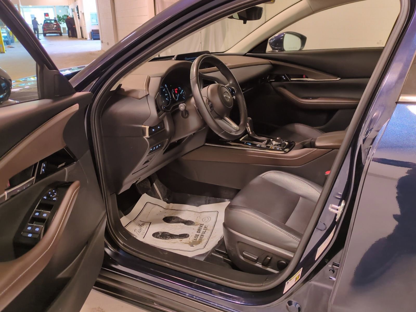 Used 2024 MAZDA CX-30 AWD 2.5 S w/ Premium Package image 17