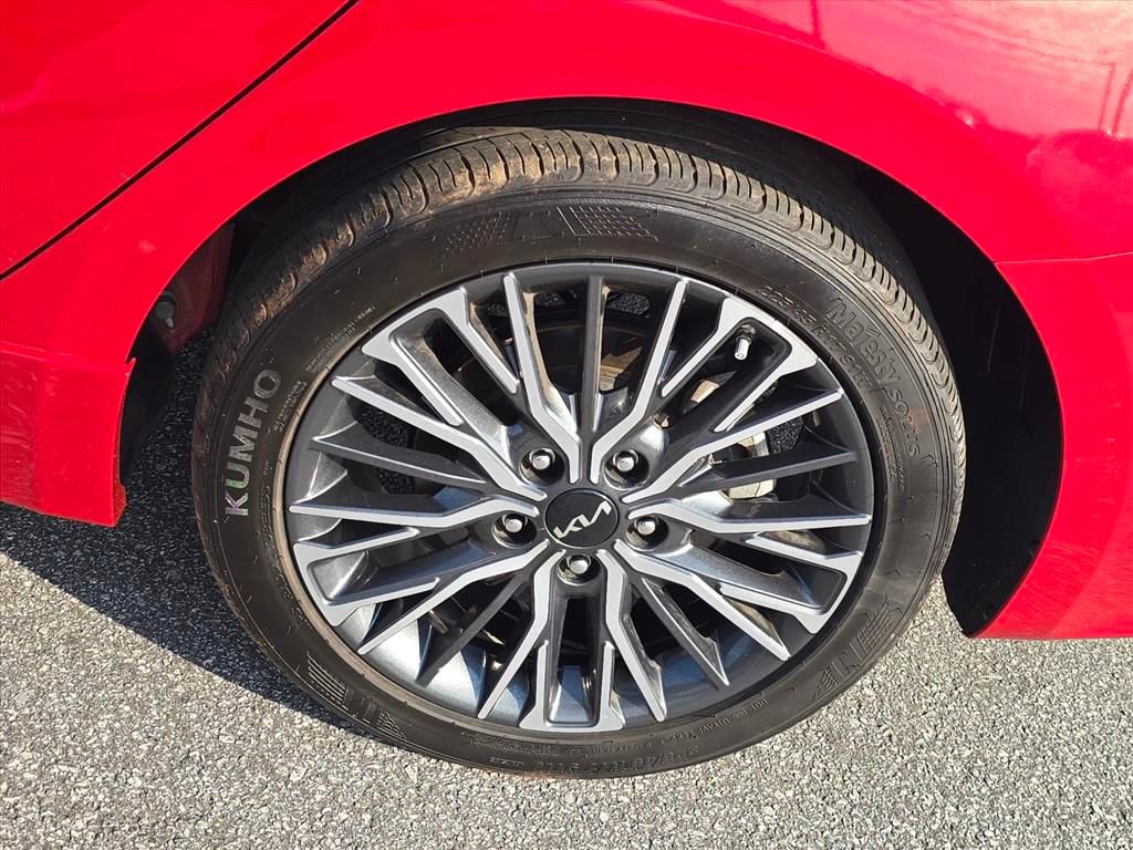 Used 2024 Kia Forte GT-Line image 11