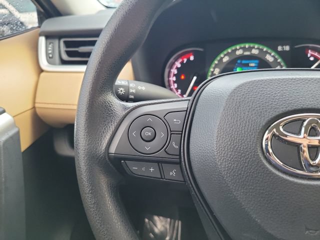 Used 2025 Toyota RAV4 LE FWD image 17