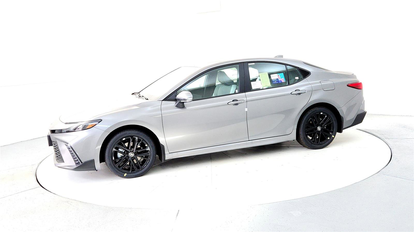 New 2026 Toyota Camry SE AWD/4WD image 3