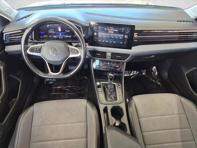 Used 2025 Volkswagen Jetta SE FWD image 22