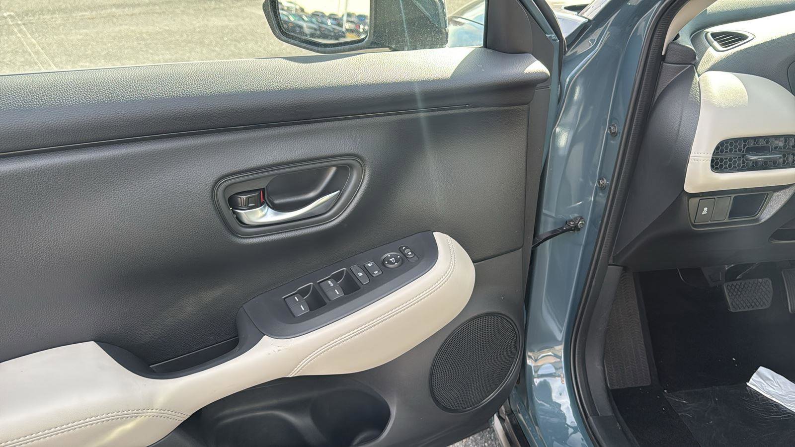 New 2026 Honda HR-V LX image 18