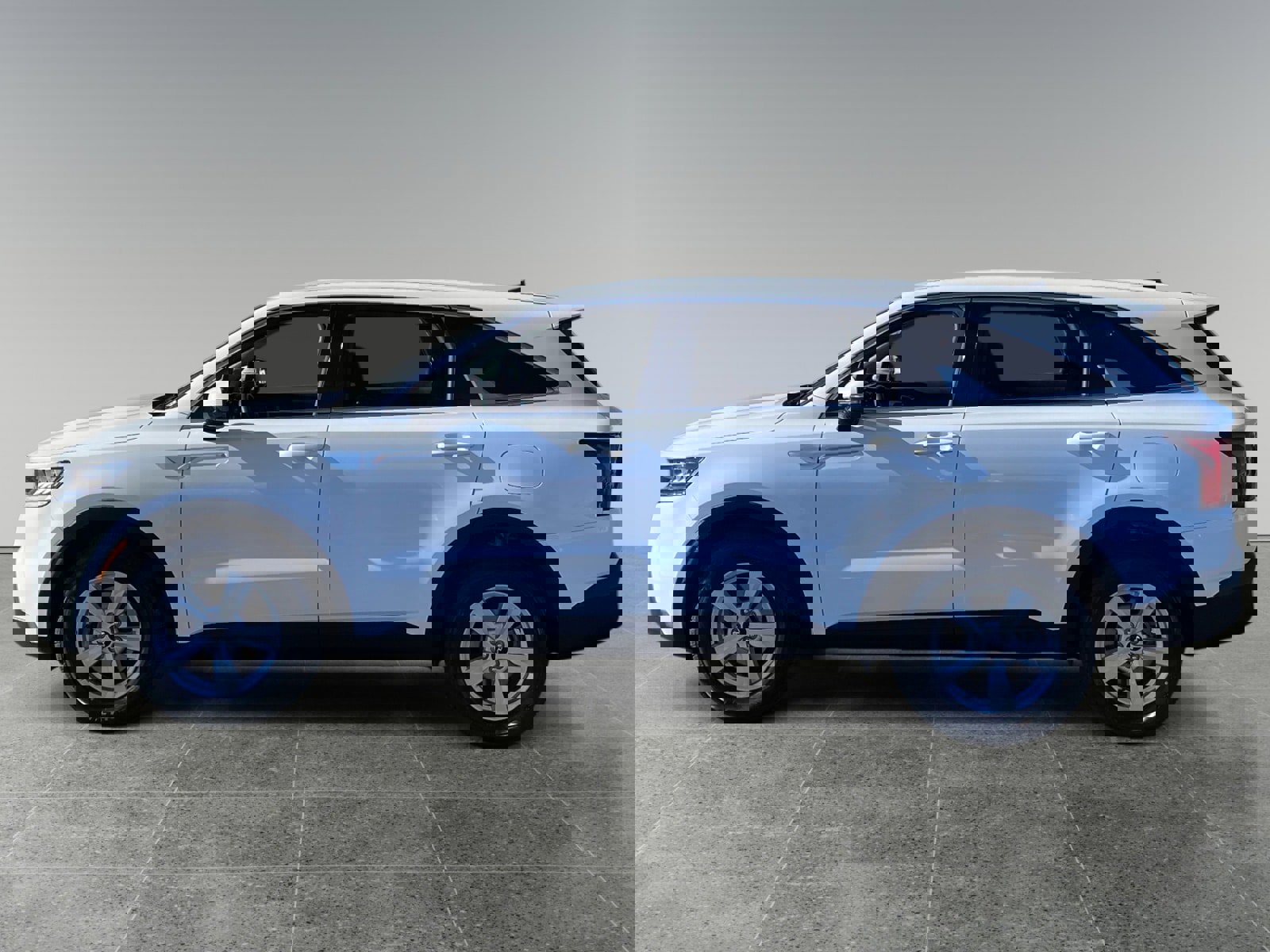 Used 2023 Kia Sorento LX image 2