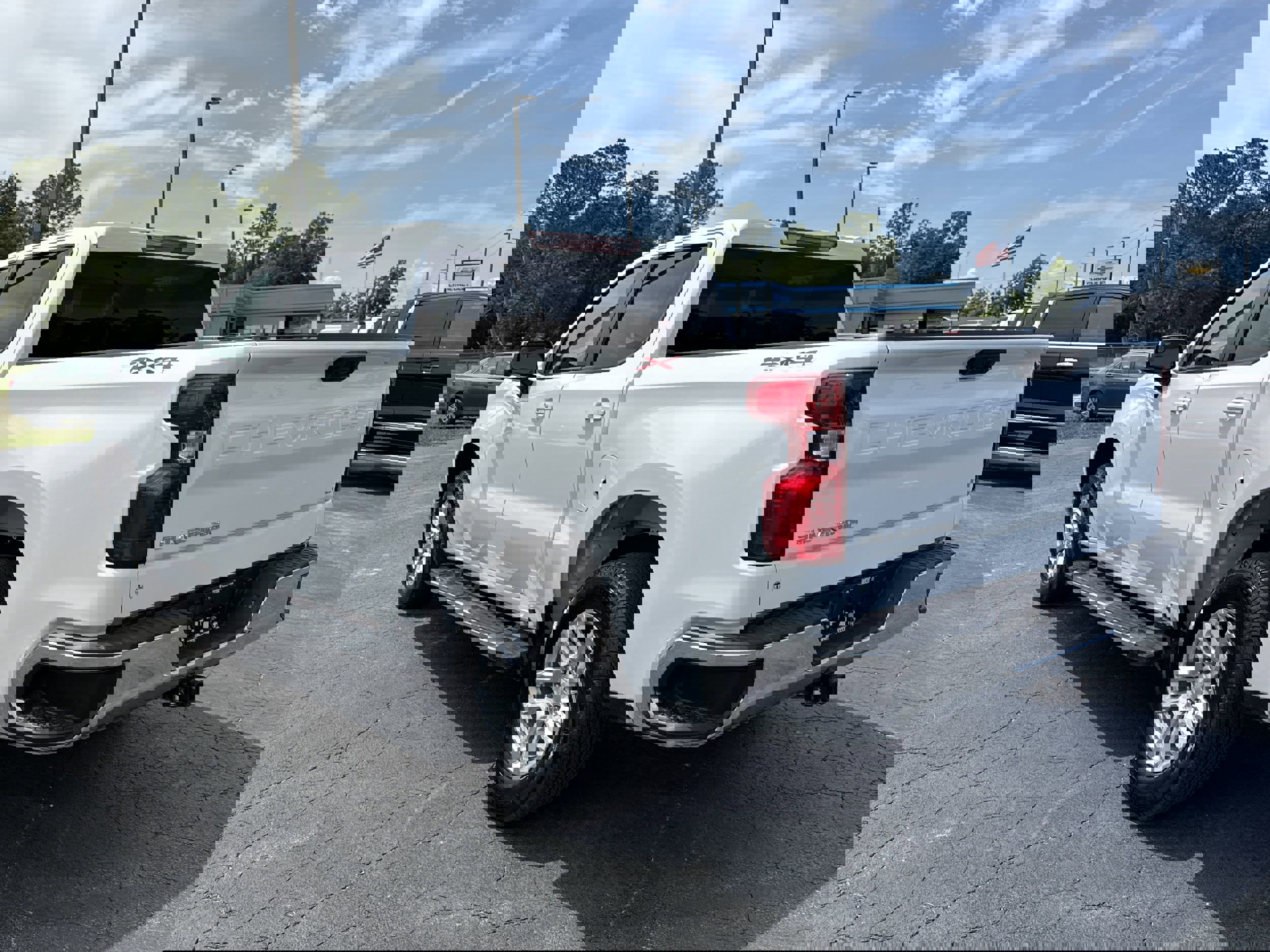 New 2023 Chevrolet Silverado 1500 LT w/ Max Trailering Package image 6