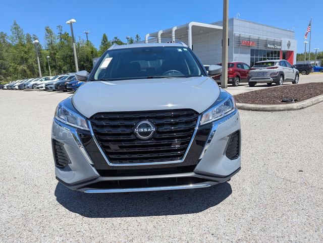 Certified 2022 Nissan Kicks SV FWD image 3