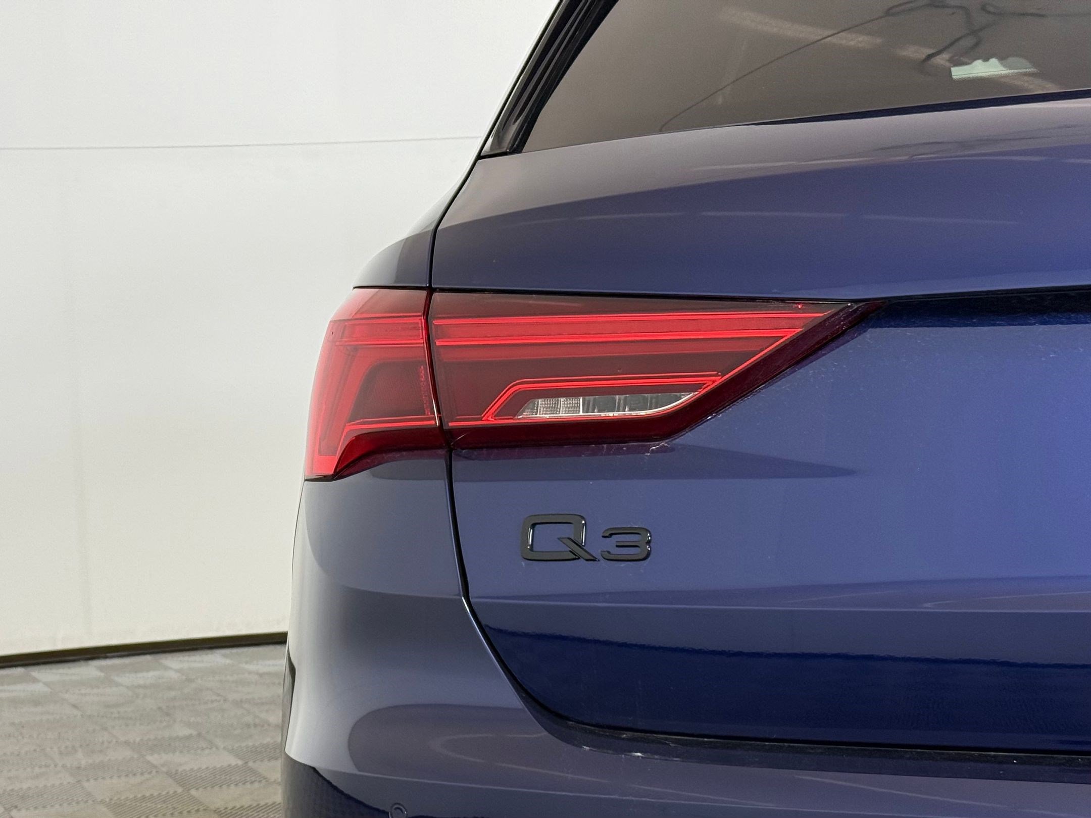 New 2025 Audi Q3 2.0T Premium image 13