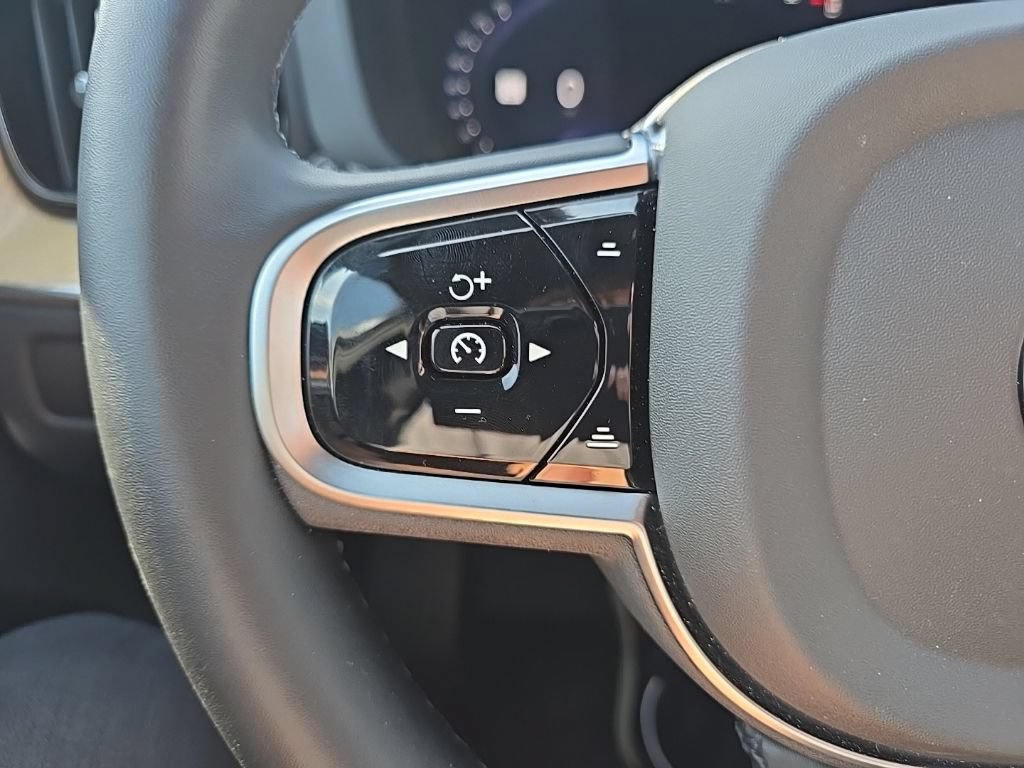 Used 2026 Volvo XC60 B5 Plus w/ Protection Package Premier AWD/4WD image 17