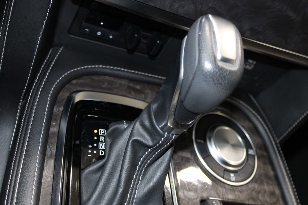 Used 2022 Nissan Armada Platinum w/ Captain's Chairs Package image 57