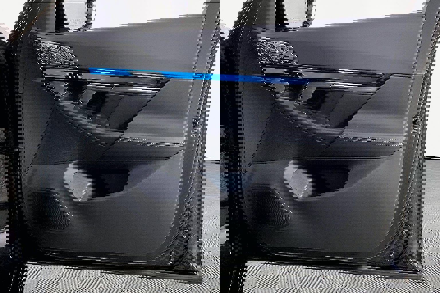 Certified 2025 BMW 550e xDrive w/ Premium Package AWD/4WD image 24