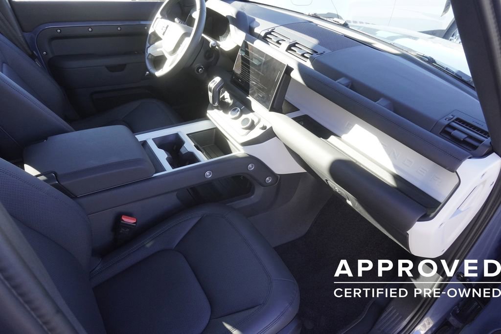 Used 2025 Land Rover Defender 110 S image 22
