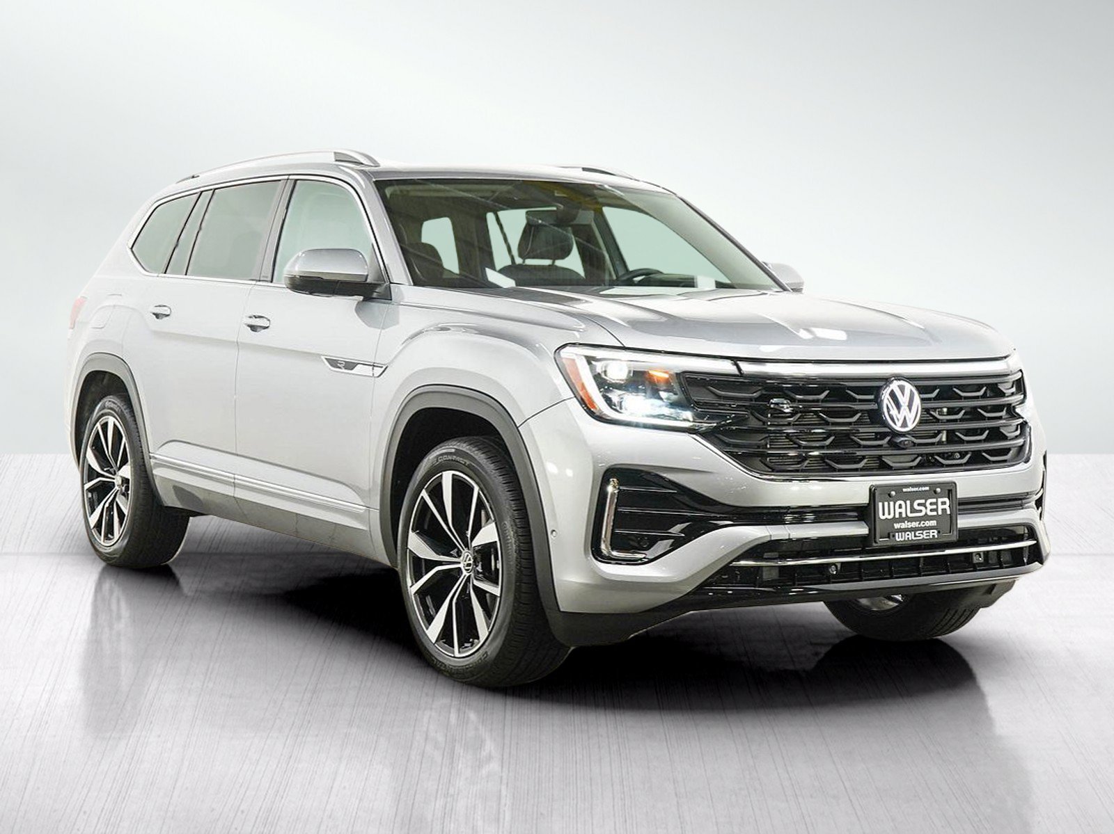 Used 2024 Volkswagen Atlas SEL Premium R-Line AWD/4WD image 7