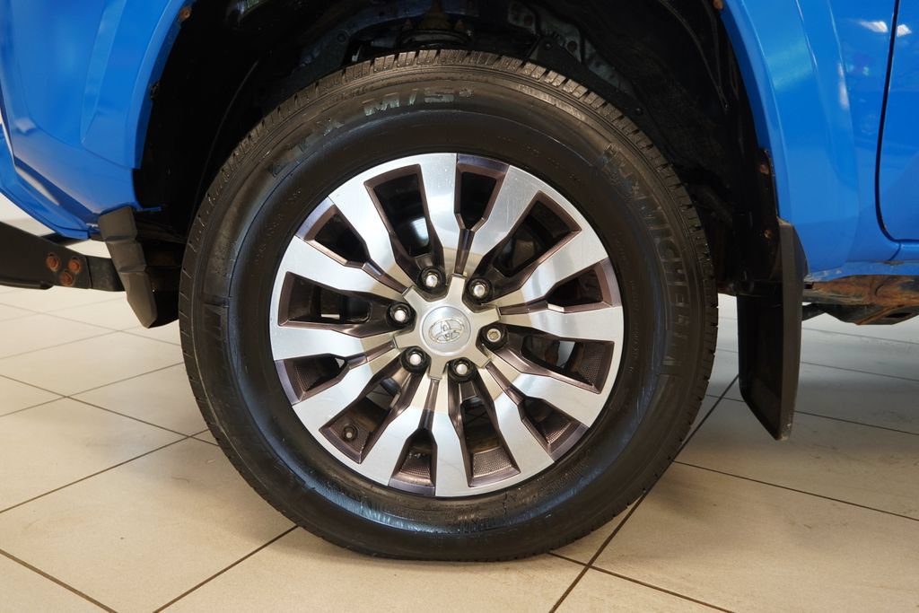 Used 2021 Toyota Tacoma Limited AWD/4WD image 16