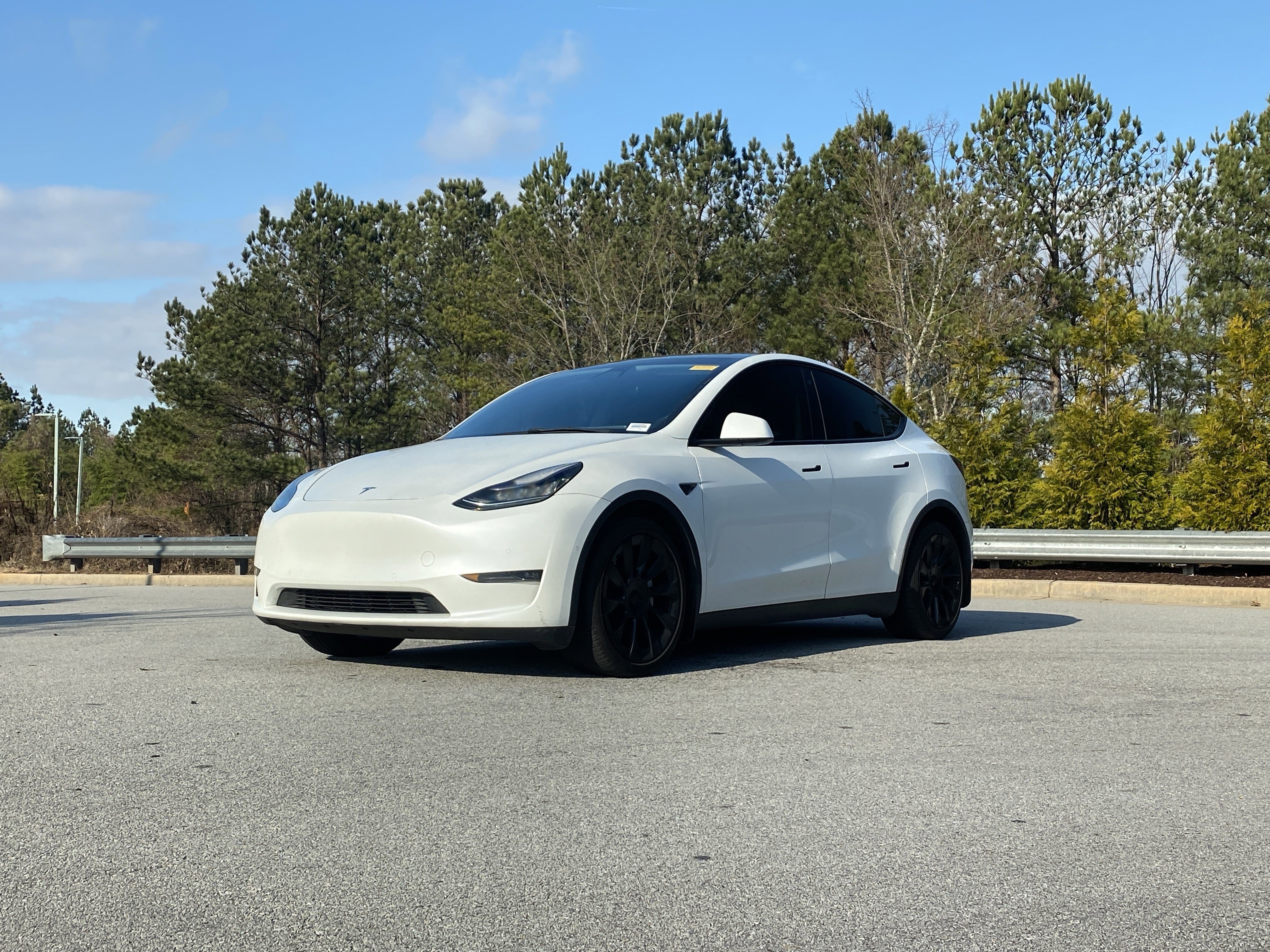 Used 2021 Tesla Model Y Long Range image 11