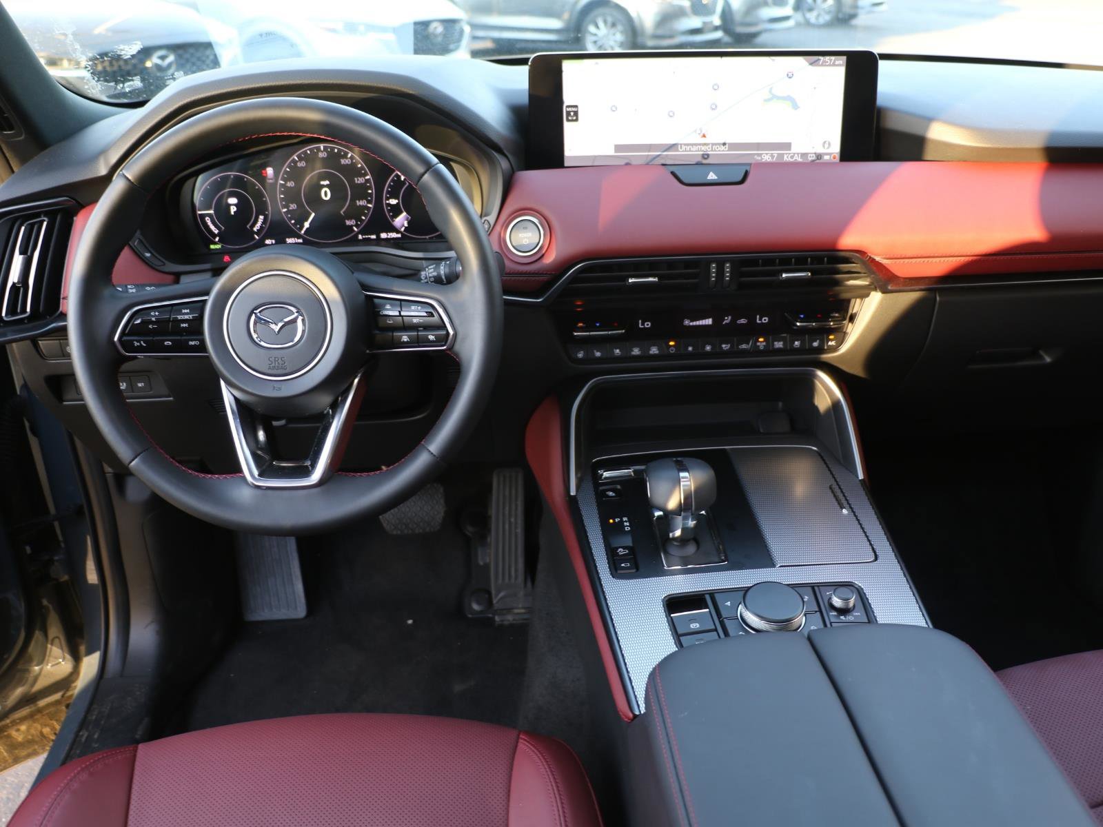 Certified 2025 MAZDA CX-70 Plug-In Hybrid w/ Premium Plus image 12