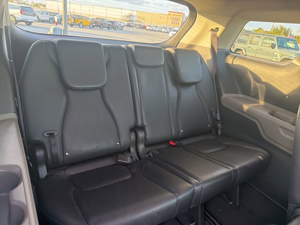 Used 2025 Kia Carnival image 18