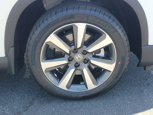 Certified 2025 Honda Pilot Touring image 5