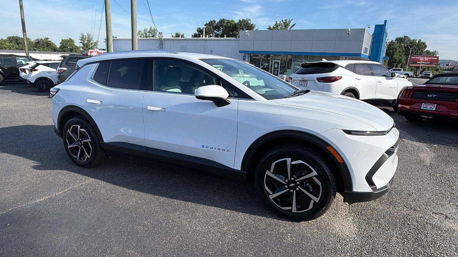 New 2026 Chevrolet Equinox EV LT FWD image 6