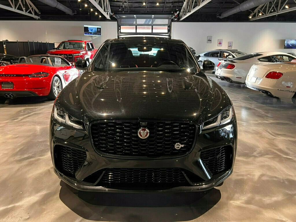 Used 2023 Jaguar F-PACE SVR image 8