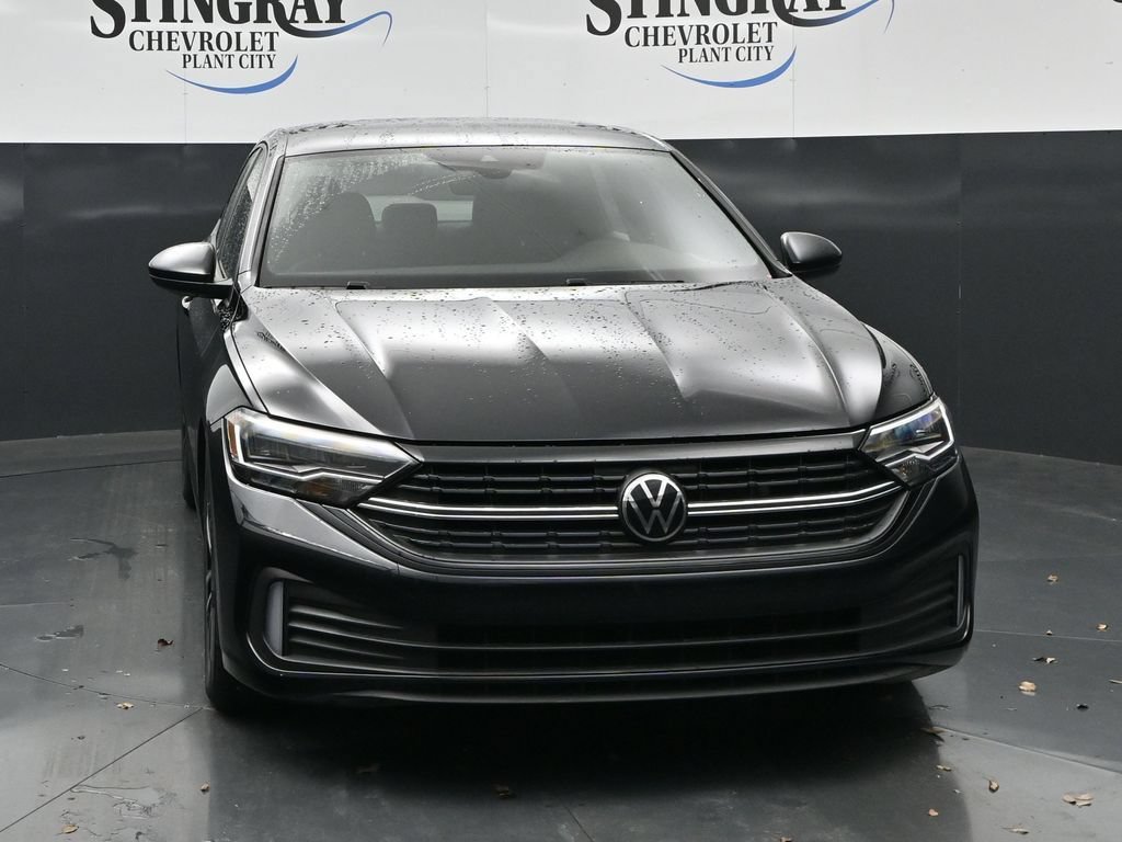 Used 2023 Volkswagen Jetta Sport FWD image 2