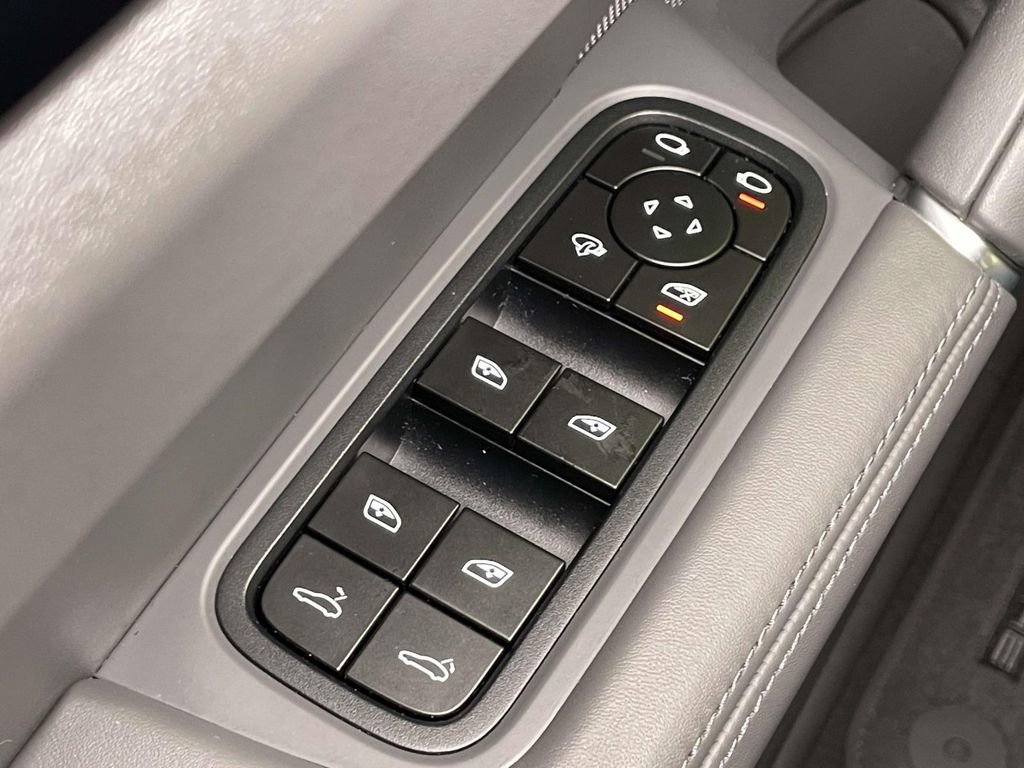 Used 2022 Porsche Cayenne image 36