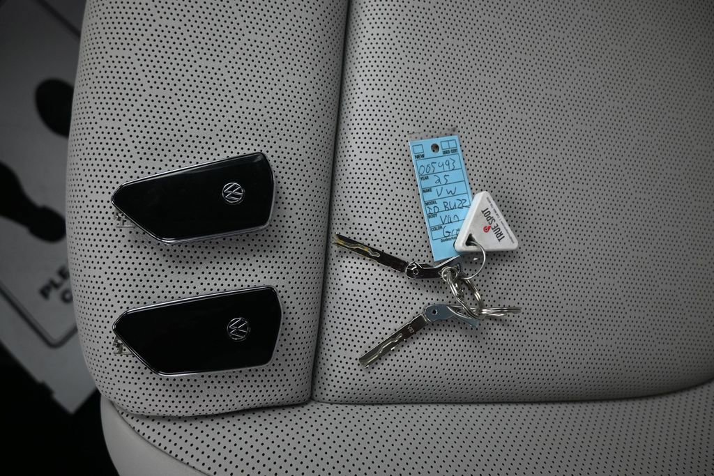 Used 2025 Volkswagen ID. Buzz 1st Edition AWD/4WD image 22