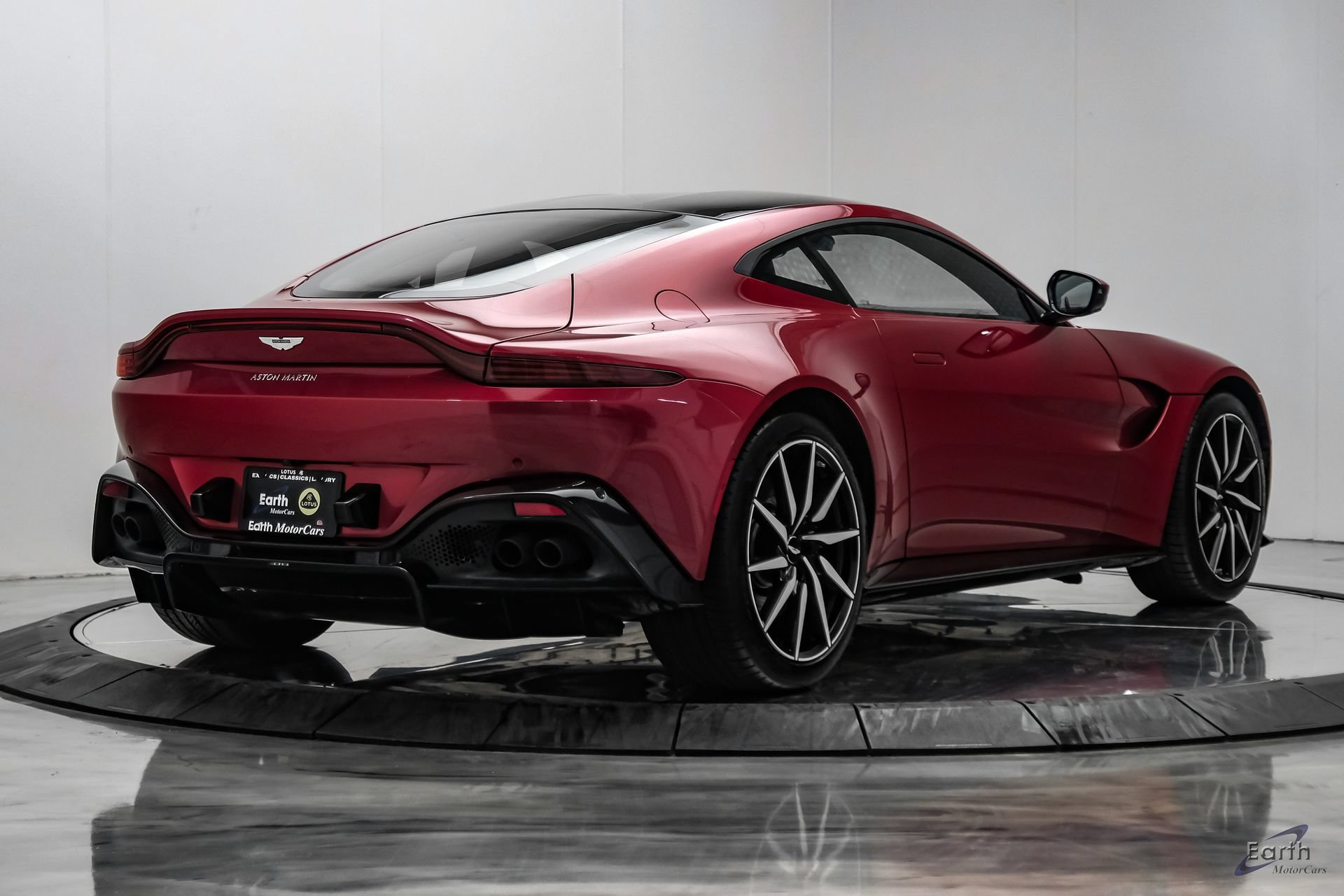 Used 2019 Aston Martin V8 Vantage Coupe RWD image 20