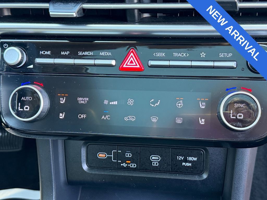 Used 2025 Hyundai Tucson Limited AWD/4WD image 17
