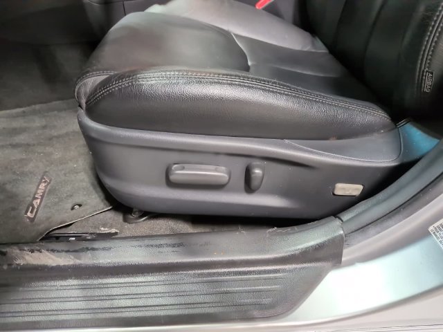 Used 2009 Toyota Camry SE FWD image 14