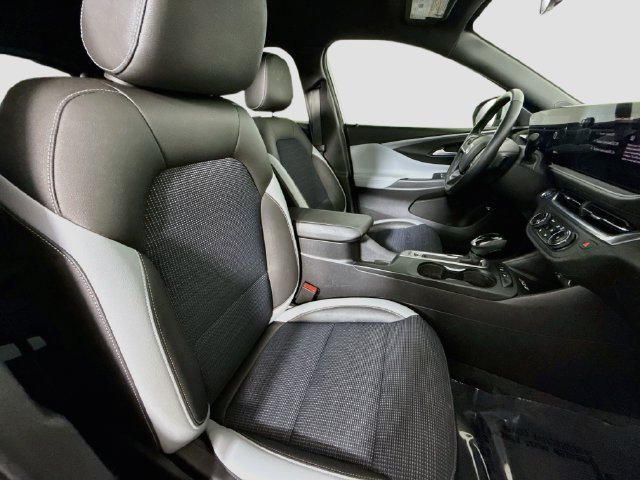 Used 2024 Buick Envista Preferred w/ Convenience I Package FWD image 28
