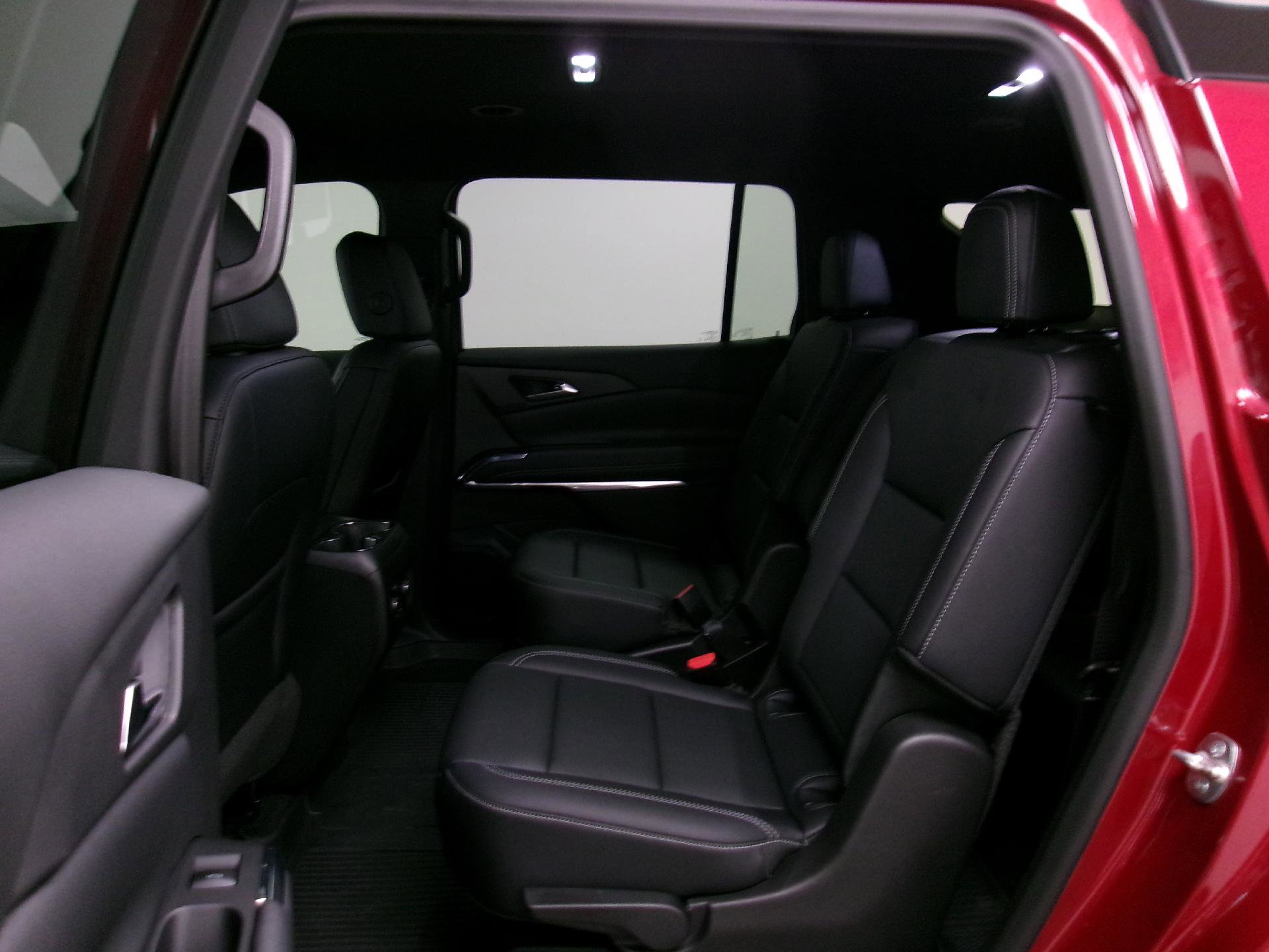 Certified 2025 Chevrolet Traverse LT w/ Driver Confidence Package image 11