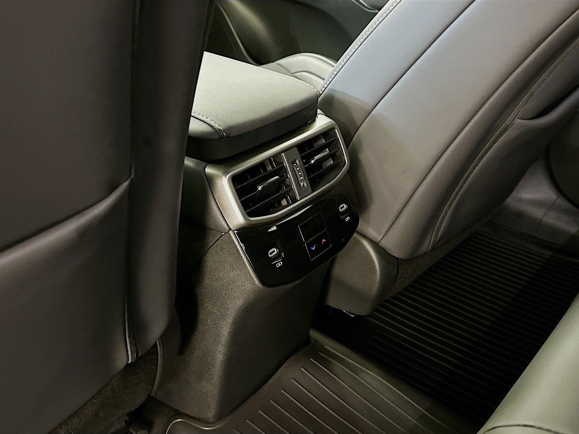 Used 2023 Lexus RX 350 F Sport w/ Accessory Package image 29