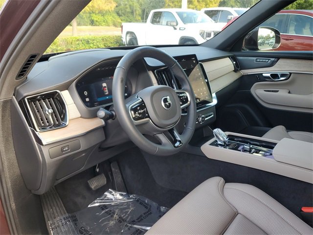 Used 2025 Volvo XC90 B6 Ultra w/ Protection Package Premier image 19