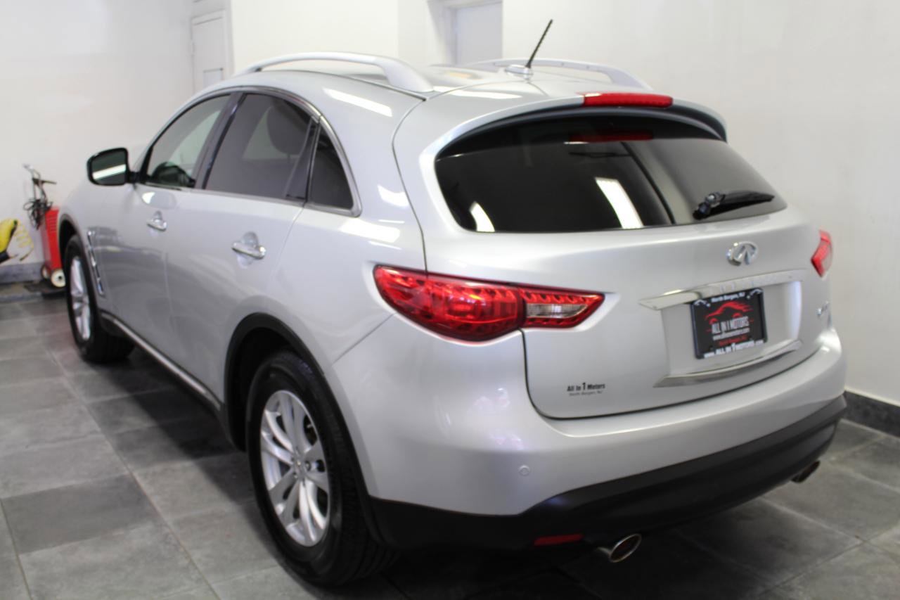 Used 2017 INFINITI QX70 AWD w/ Premium Package image 4