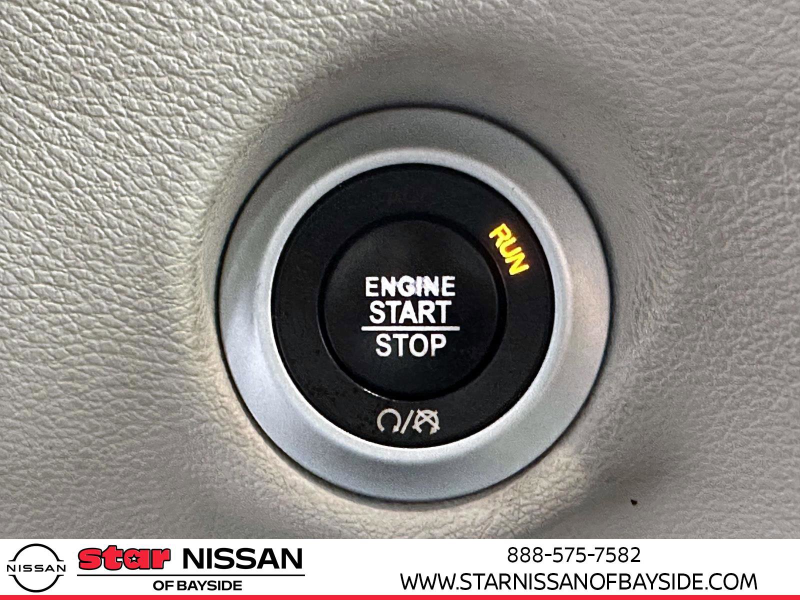 Used 2018 Chrysler Pacifica Touring-L image 26