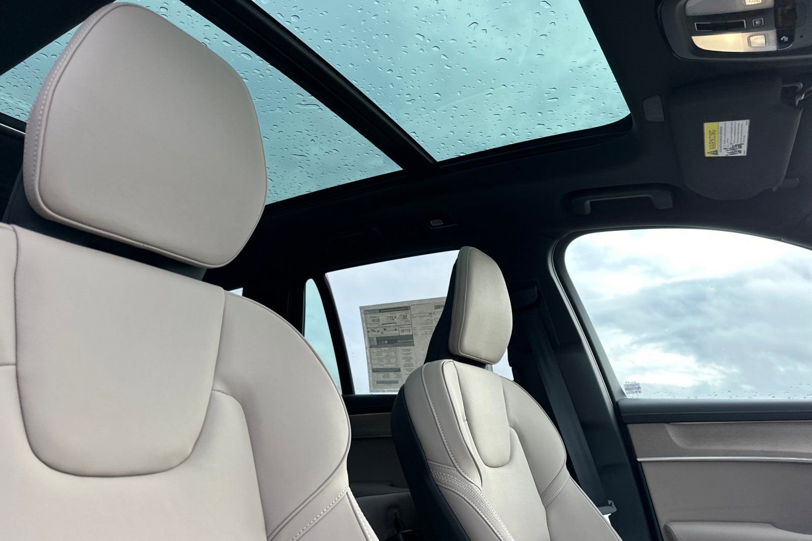 New 2026 Volvo XC90 T8 Plus w/ Protection Package Premier image 17