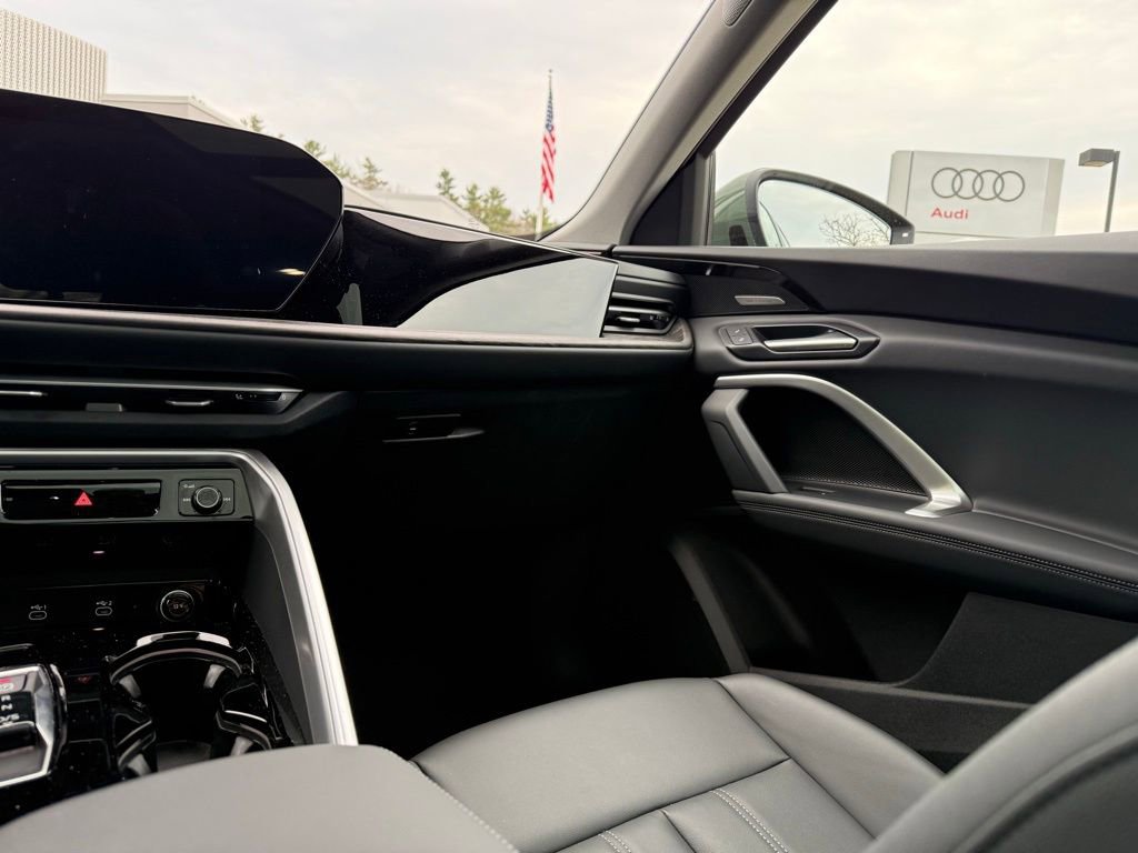 Used 2025 Audi Q5 Premium Plus w/ Premium Plus AWD/4WD image 34