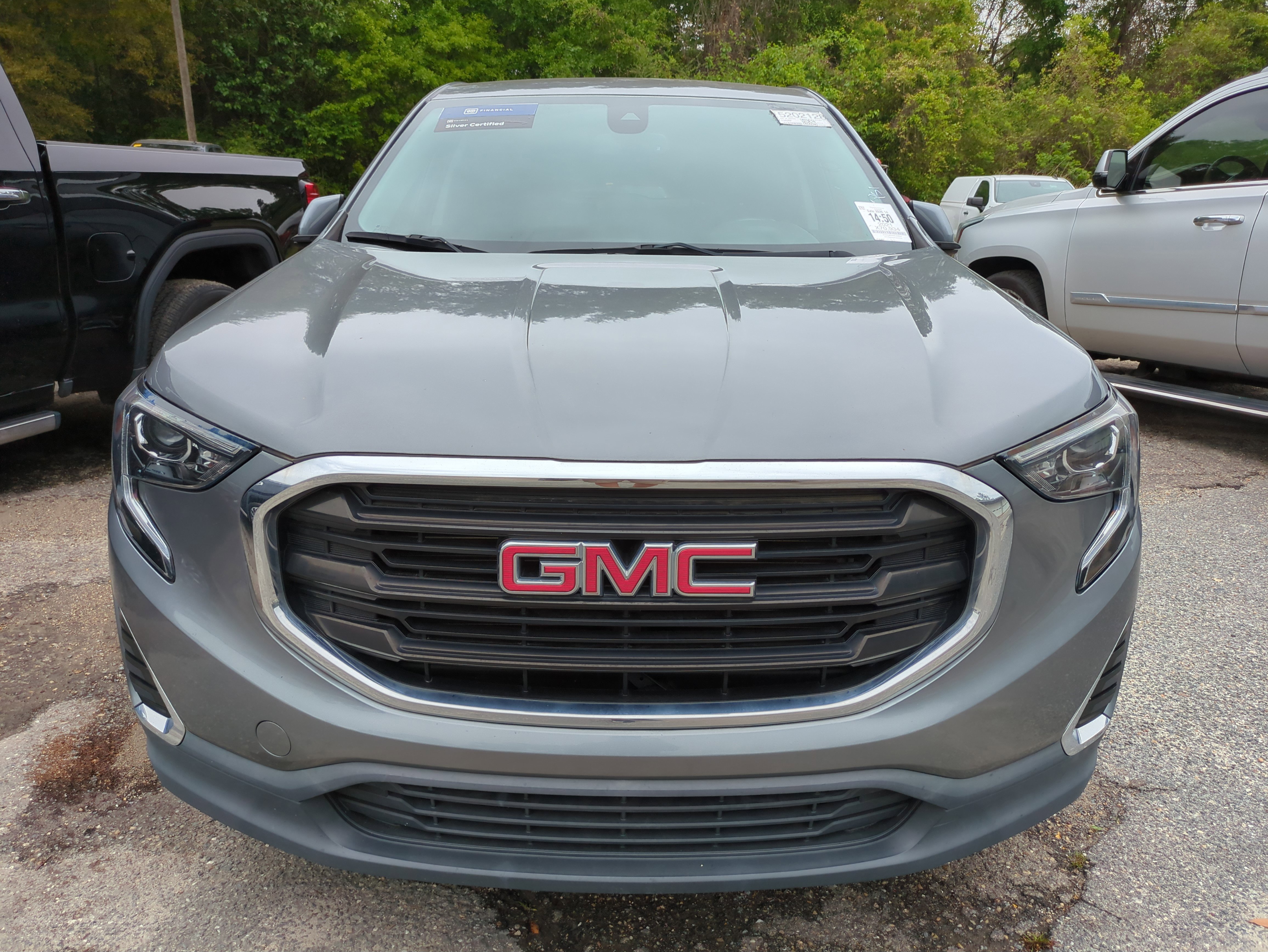 Used 2021 GMC Terrain SLE image 2